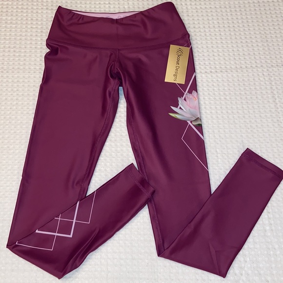 NEW! $78 SCOUT DESIGNS Lotus Flower Leggings XS Purple - Picture 3 of 14